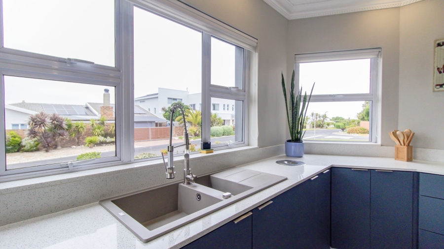 4 Bedroom Property for Sale in Yzerfontein Western Cape